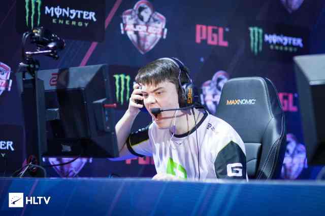 每个球员都 每个球员都