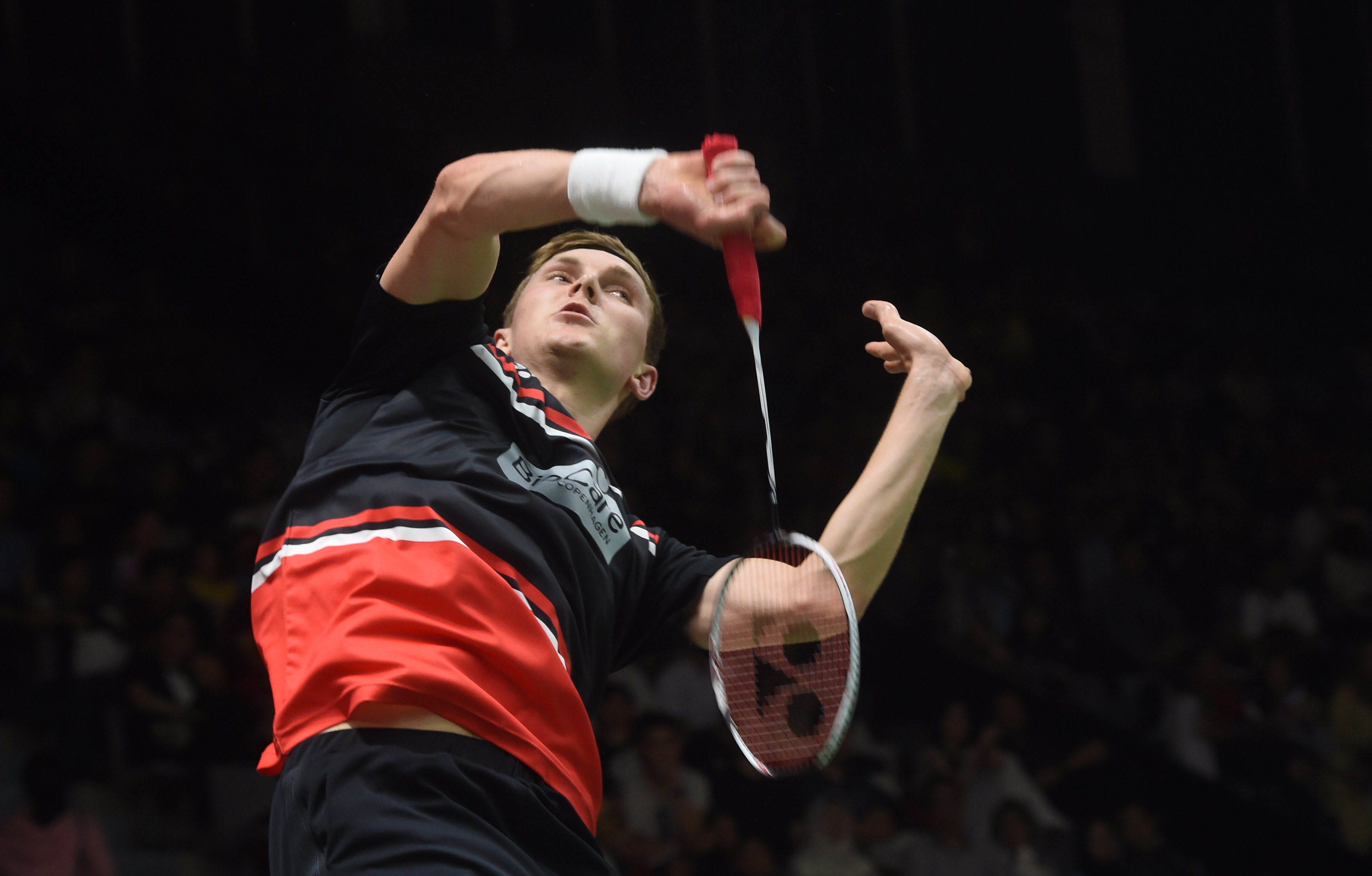 他以无可争 他以无可争